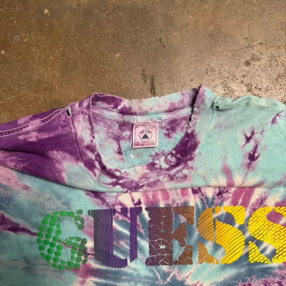 Vtg Tie-Dye GUESS T-Shirt – Multicolor Spiral Graphic Logo Tee – Delta Tag – SzL - Picture 7 of 11